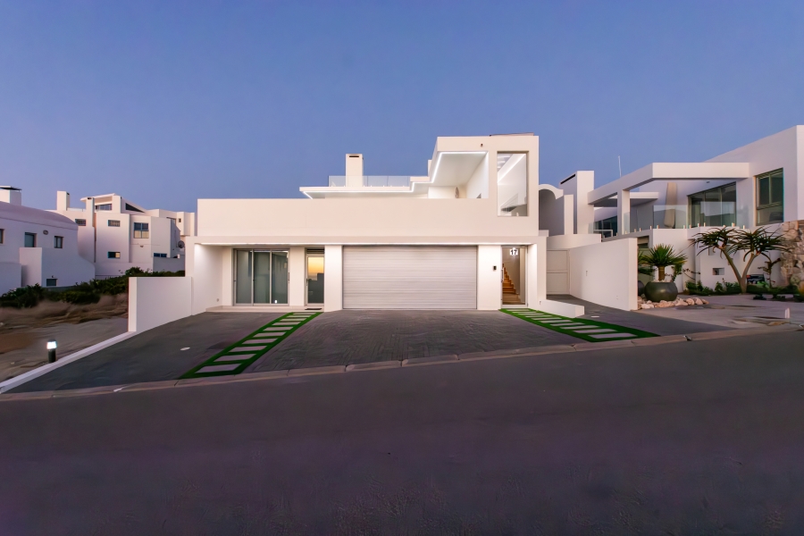 5 Bedroom Property for Sale in Paradise Beach Western Cape